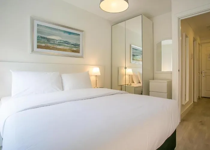 Saint Patrick\'S District Apartments